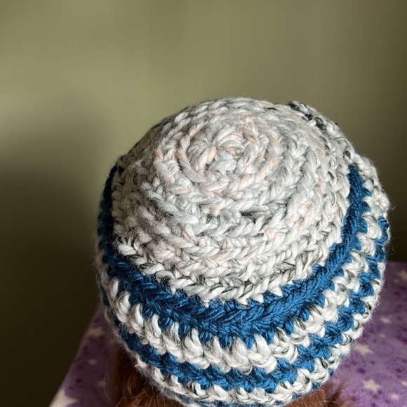 Crochet flower newsboy medium thick wool blend yarn new - Picture 5 of 6